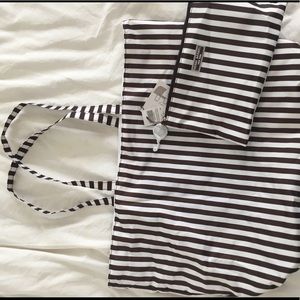 Henri Bender reversible tote w/ cosmetic bag!